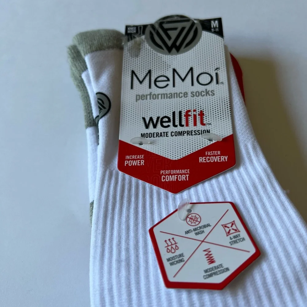 MEMOI RETRO STRIPE PERFORMANCE COMPRESSION KNEE HIGH SOCKS WHITE PINK MEDIUM NWT